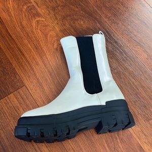 Brand new SIZE 7.5 Shein boots